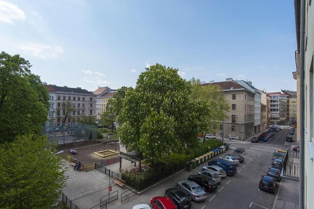 Sunny Apartment Виена Екстериор снимка